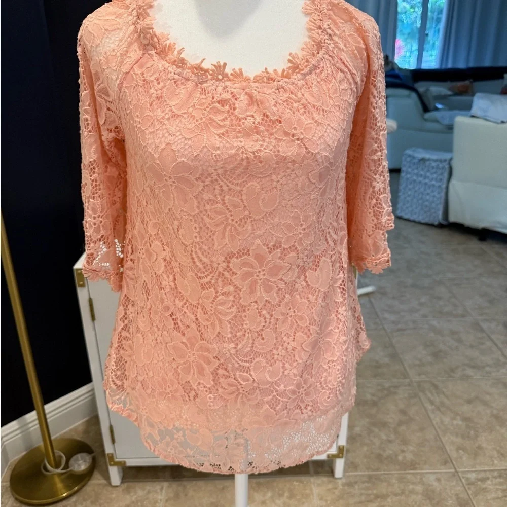 Miholl coral/pink lace top in size small - Picture 4 of 10